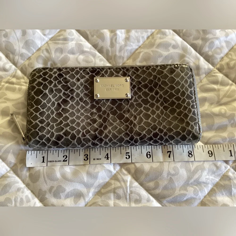 Michael Kors Jet Set Travel Python Wallet - Picture 3 of 7
